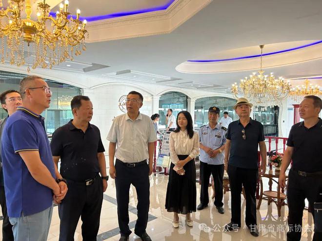 甘肅省商標(biāo)協(xié)會會長羅永平一行九游體育赴臨夏州開展調(diào)研走訪工作(圖3)