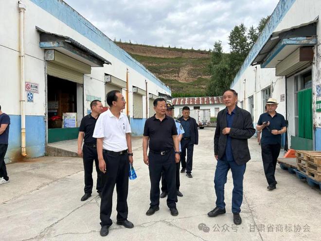 甘肅省商標(biāo)協(xié)會會長羅永平一行九游體育赴臨夏州開展調(diào)研走訪工作(圖4)
